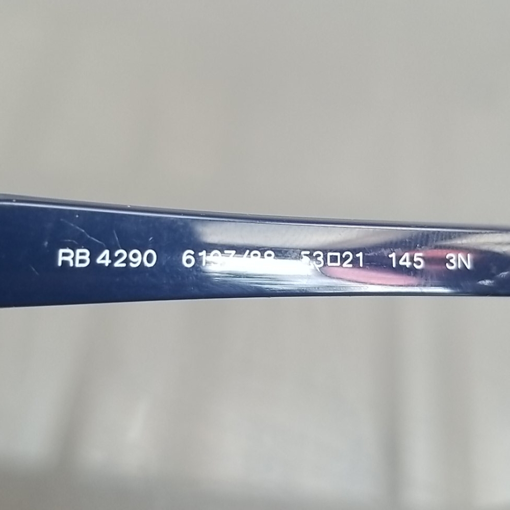 Ray Bans - Picture 4 of 9